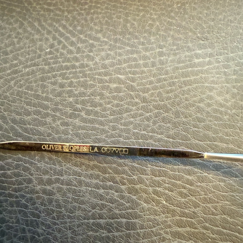Oliver Peoples Elegant Eyewear - Picture 4 of 5